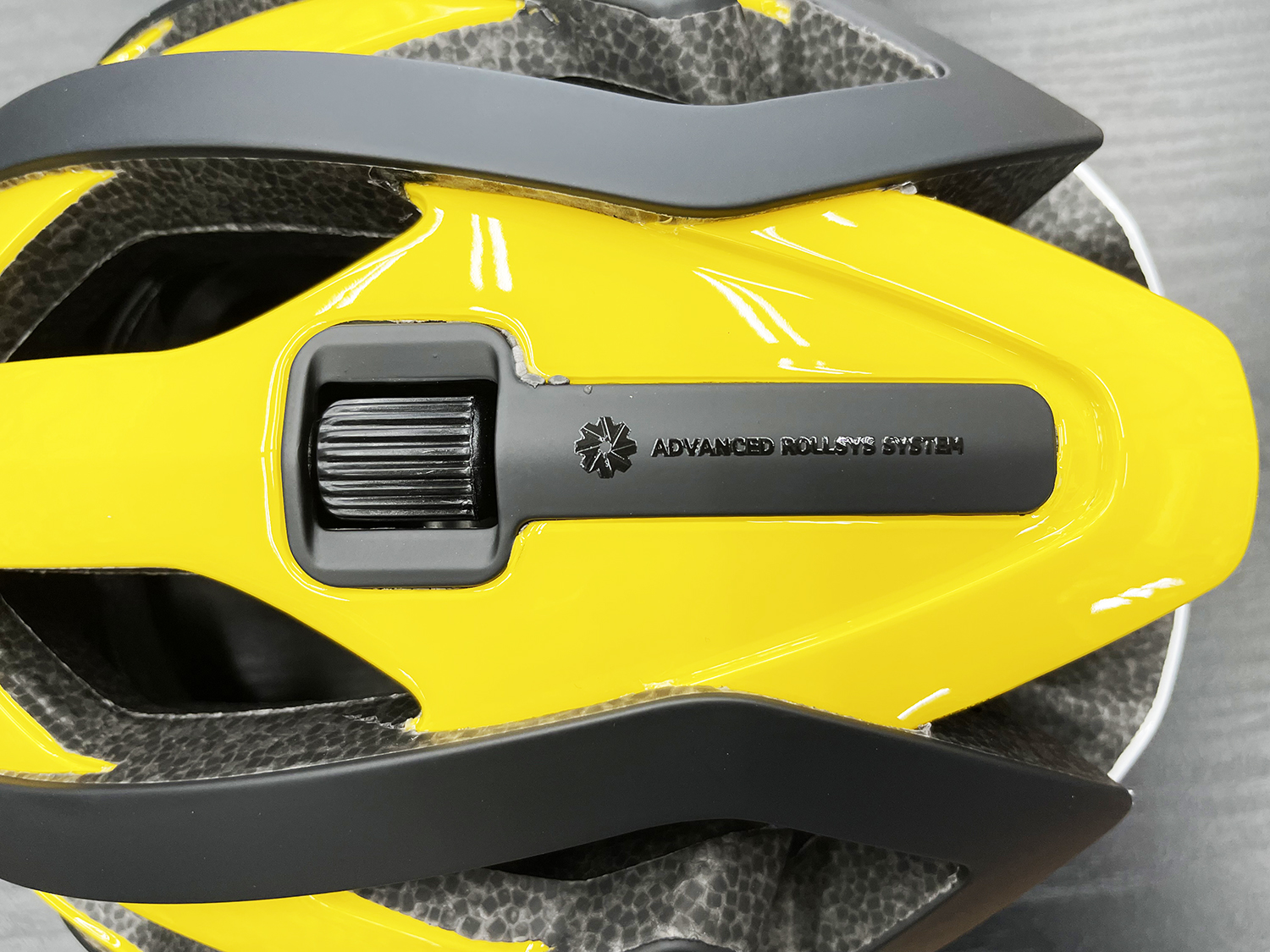 LAZER ヘルメット Genesis チームJumbo Visma のNewカラー入荷！ スポーツサイクル ウエキ｜ SPORT