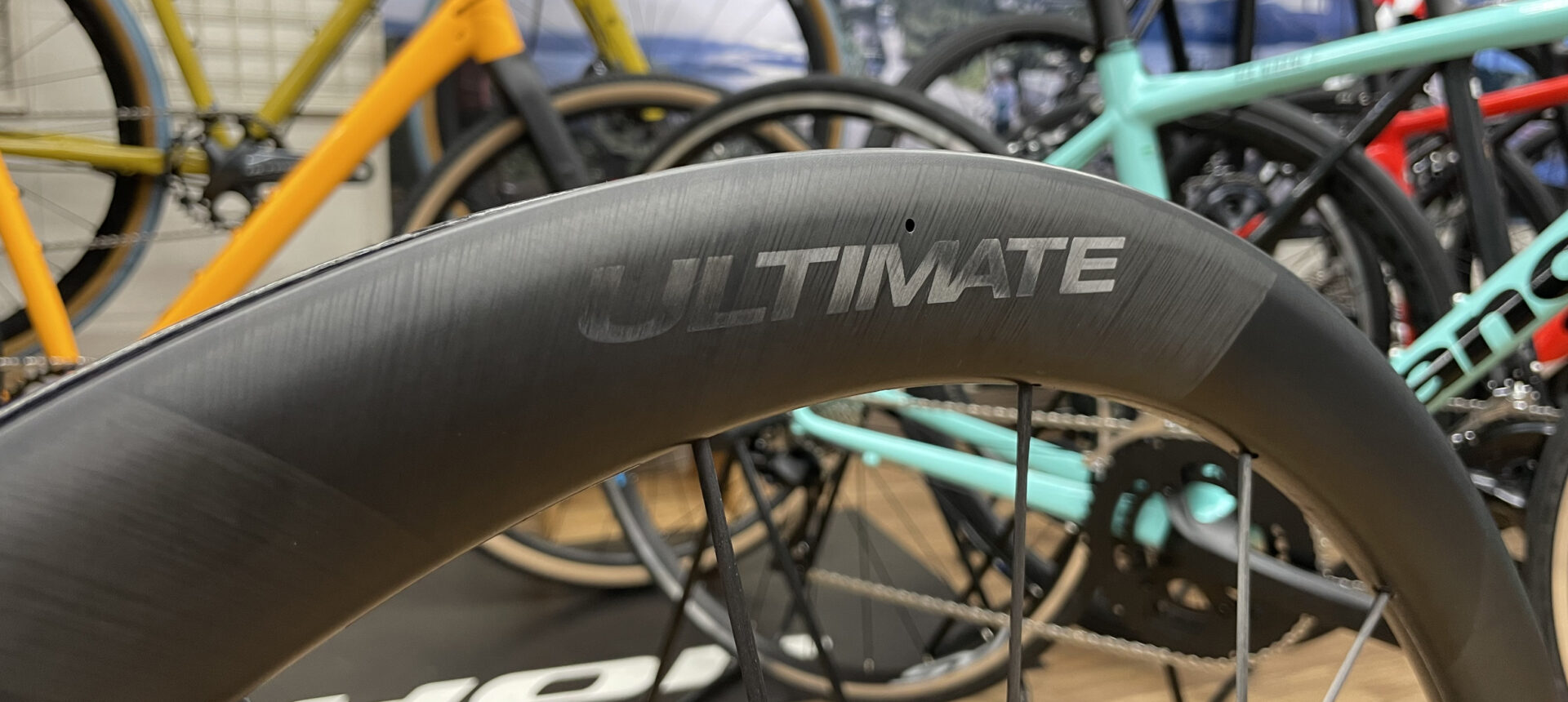 MAVIC 新商品 COSMIC ULTIMATE UST 45 DISC – スポーツサイクル ウエキ