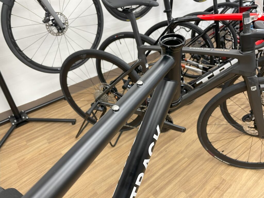 BOMBTRACK(ボムトラック) HOOK EXT フレームセットが入荷しました 