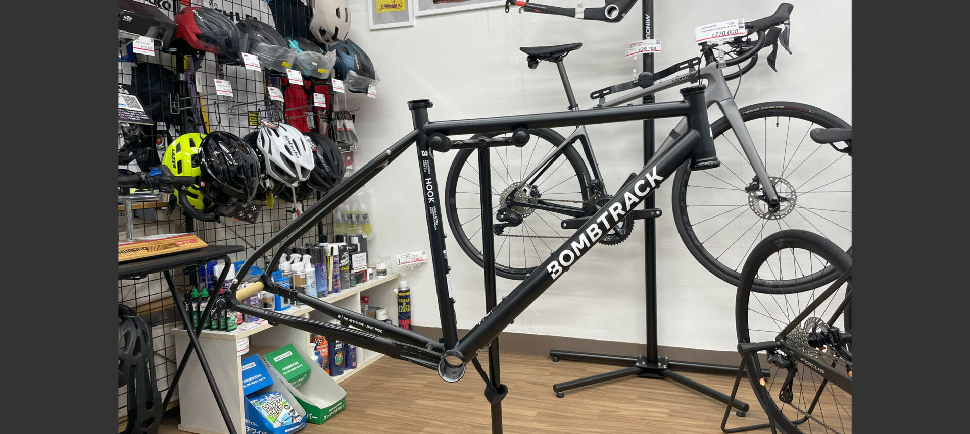 BOMBTRACK(ボムトラック) HOOK EXT フレームセットが入荷しました