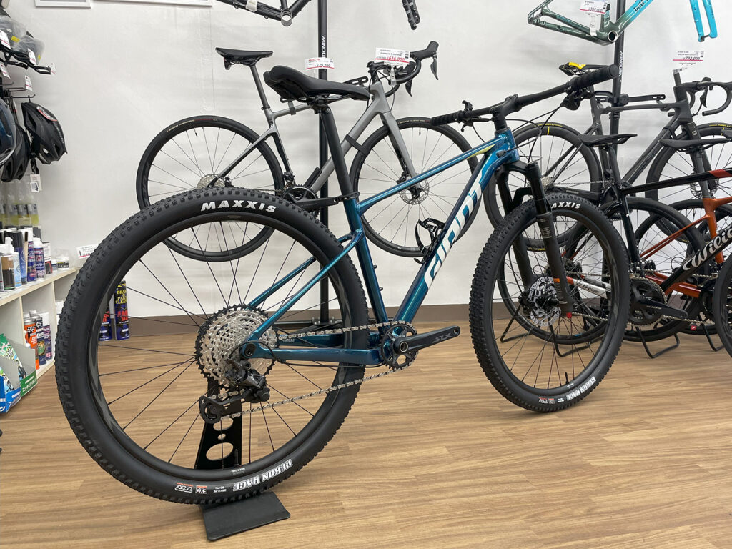 GIANT XTC SLR 29er 1 シースパークルカラーを組みました！ – スポーツ 
