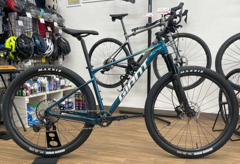 GIANT XTC SLR 29er 1 シースパークルカラーを組みました！ – スポーツ 