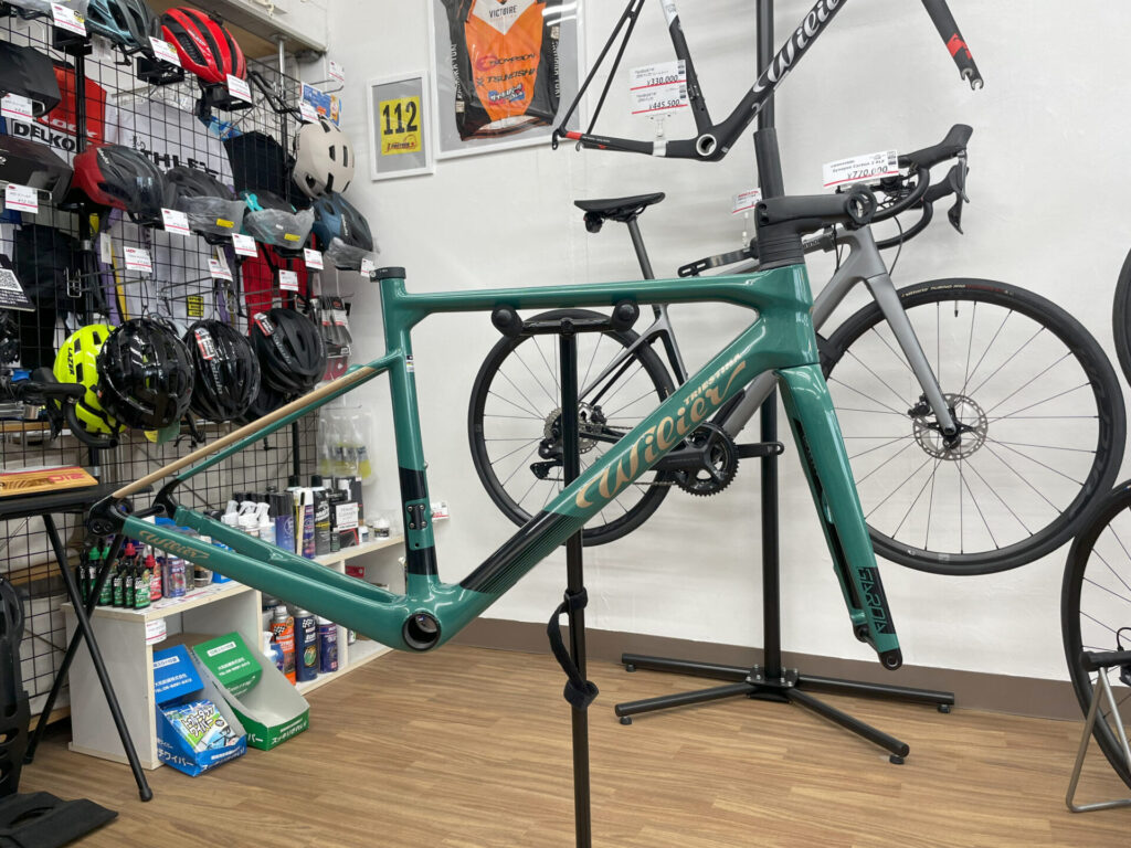 Wilier_GARDA_G42GREEN_GOLD