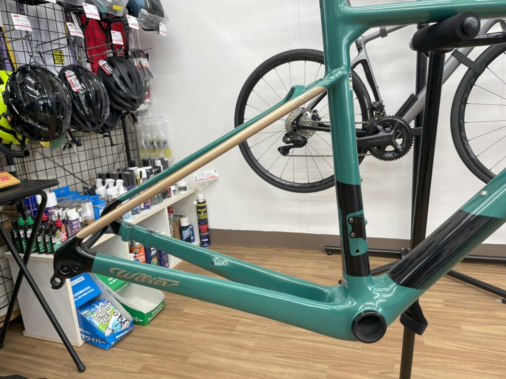 Wilier_GARDA_G42GREEN_GOLD