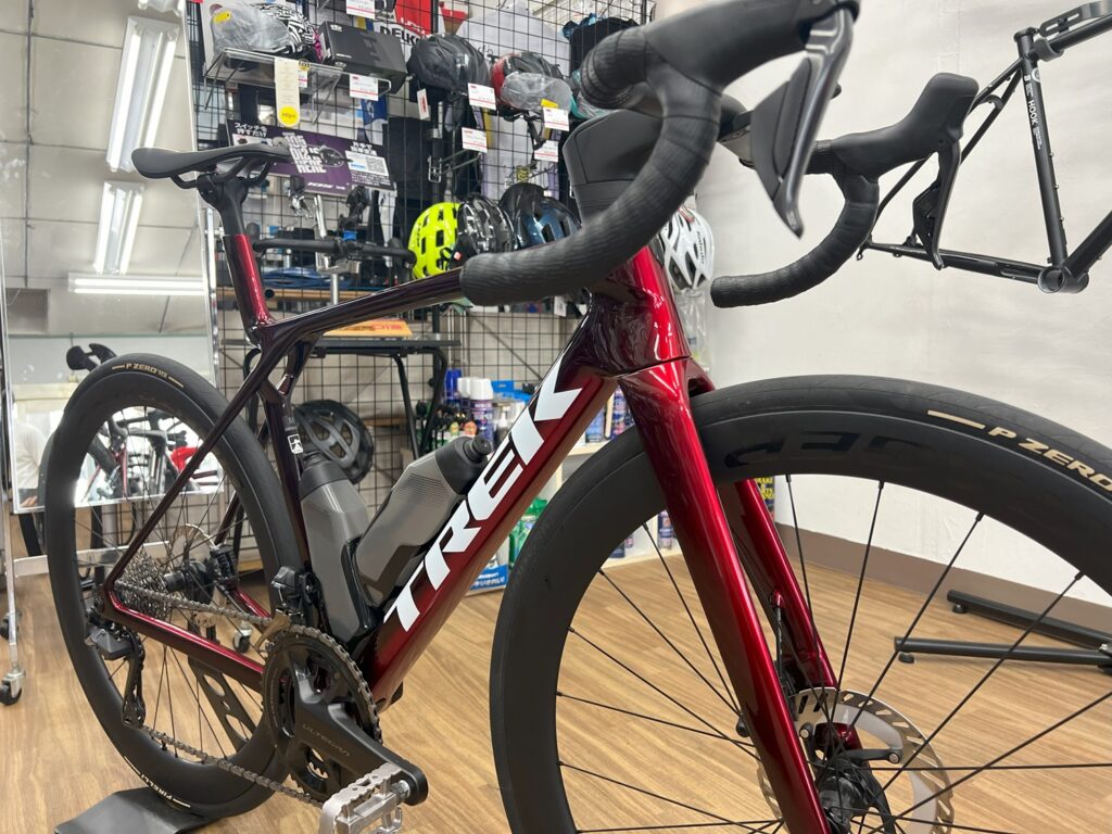 TREK_Madone_Gen8_Carbon_Red_Smoke