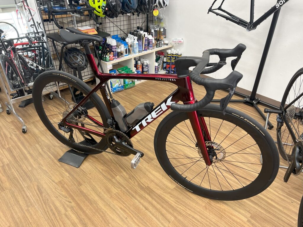 TREK_Madone_Gen8_Carbon_Red_Smoke