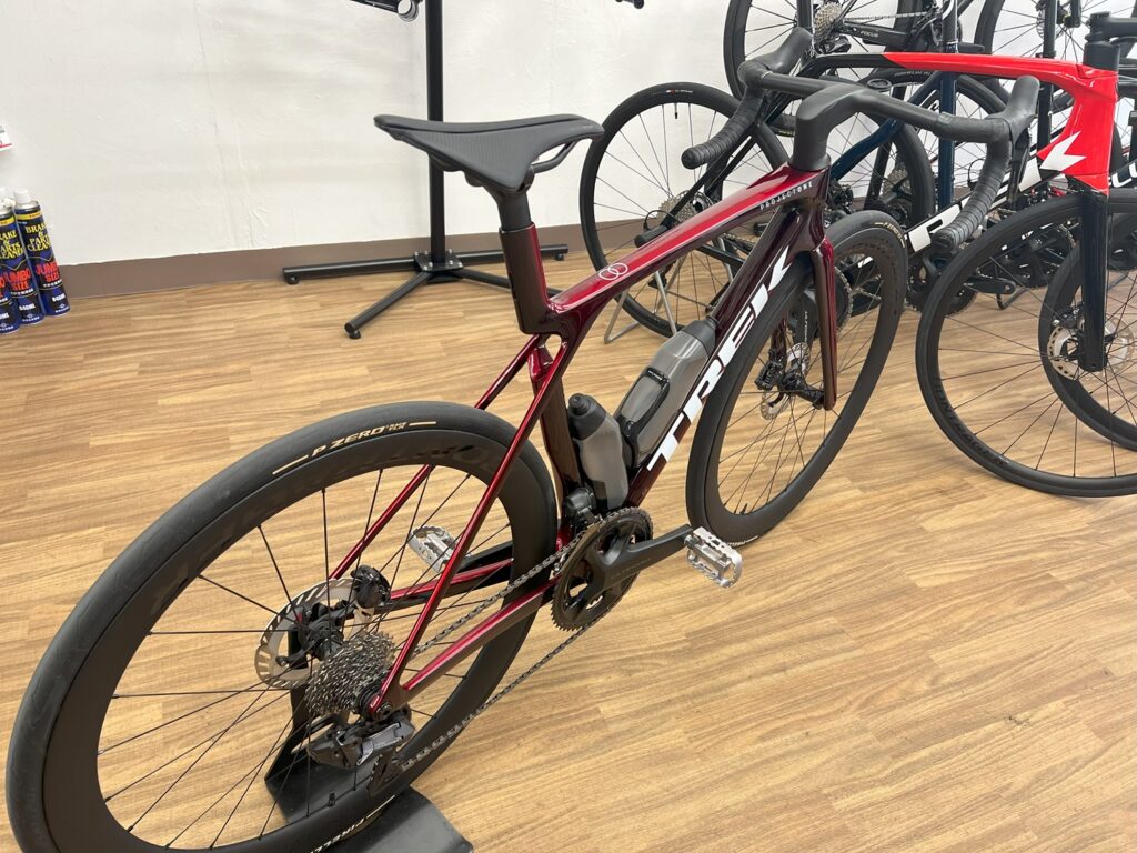 TREK_Madone_Gen8_Carbon_Red_Smoke