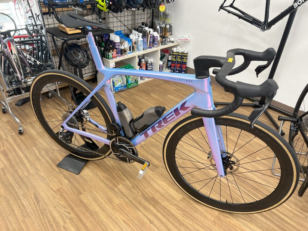 TREK_Madone_Gen8_ICON_Tête_de_la_Course