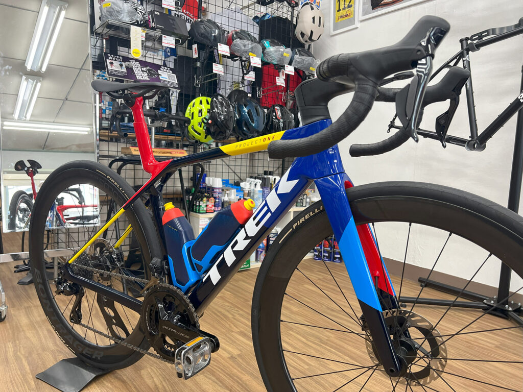 TREK_Madone_Gen8_Team_Replica