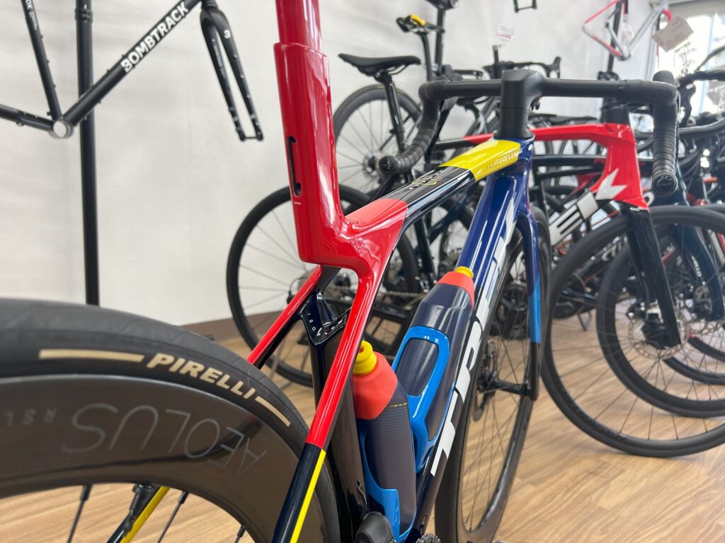 TREK_Madone_Gen8_Team_Replica