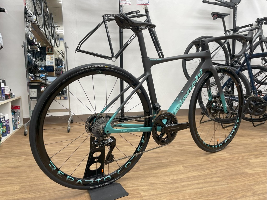 Bianchi_SPECIALISSIMA_RC_DURA-ACE_Di2_12sp_YTB42W