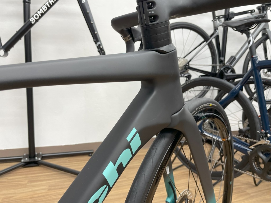 Bianchi_SPECIALISSIMA_RC_DURA-ACE_Di2_12sp_YTB42W