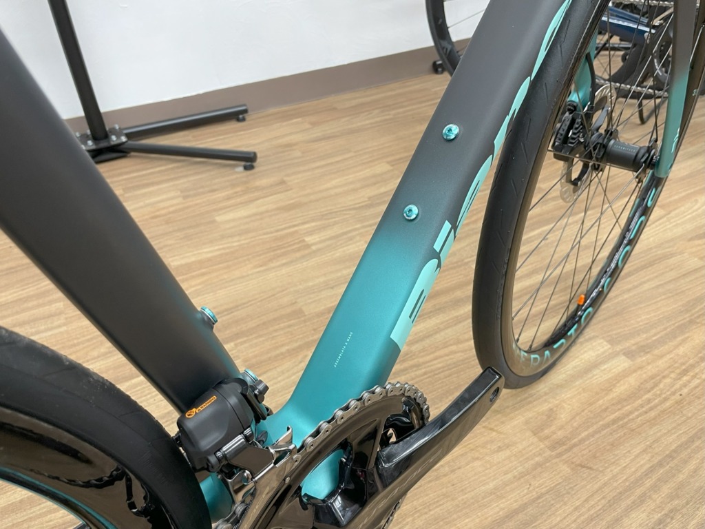 Bianchi_SPECIALISSIMA_RC_DURA-ACE_Di2_12sp_YTB42W