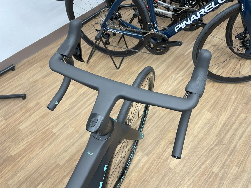 Bianchi_SPECIALISSIMA_RC_DURA-ACE_Di2_12sp_YTB42W