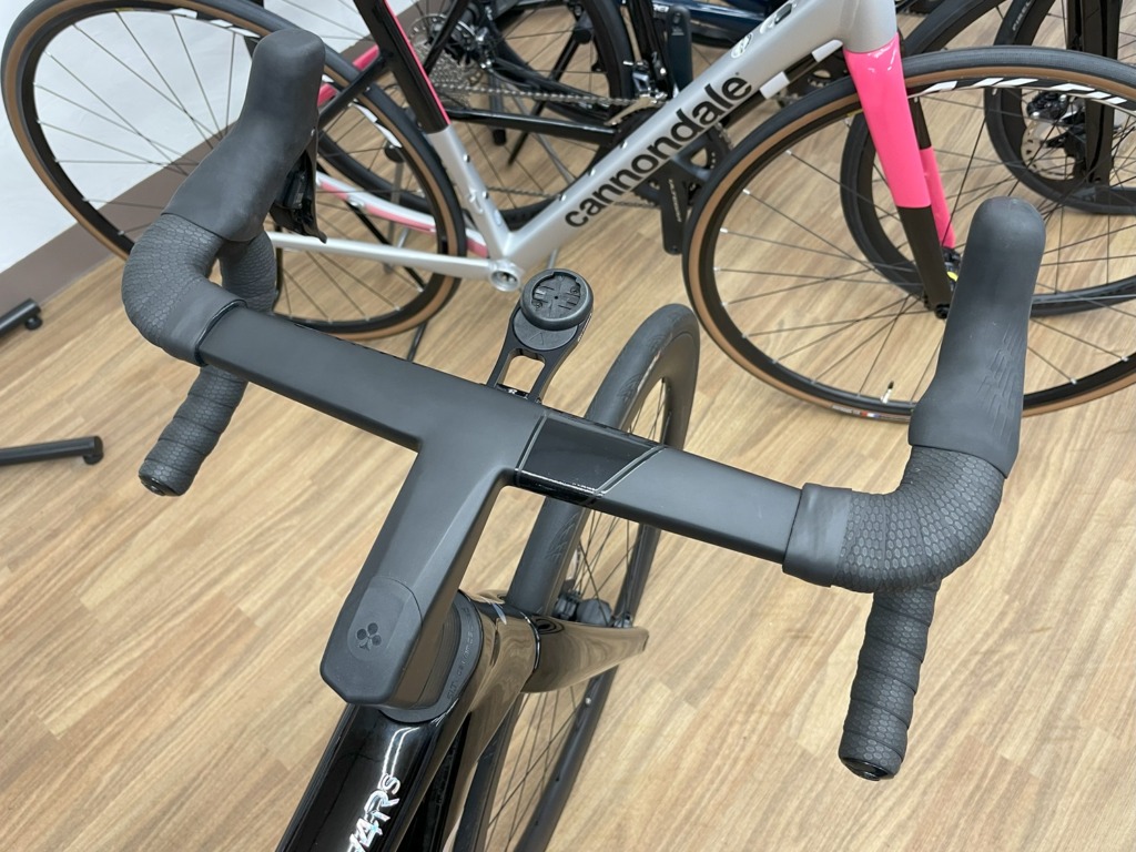 COLNAGO_V4Rs_ULTEGRA_NERO_CC01_Handlebar