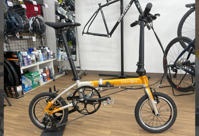 DAHON speed　折りたたみ自転車 オレンジ DAHON dove plus折りたたみ自転車 オレンジ
