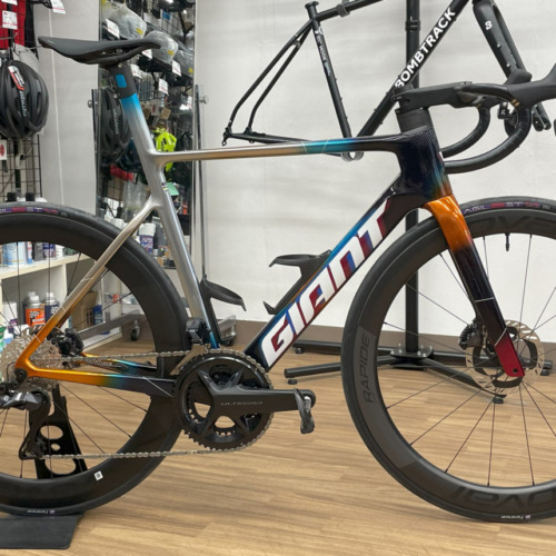 GIANT DEFY ADVANCED PRO 1 2022年モデル – スポーツサイクル ウエキ 