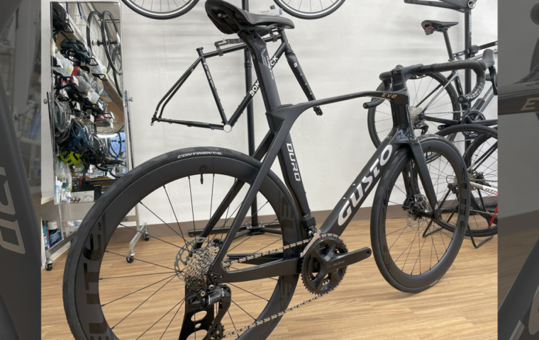 GUSTO_DURO_EVO_SPORT_BLACKBLACK_top