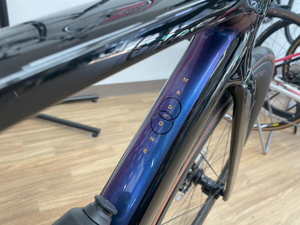 TREK_MADONE_SL_7_Gen8_DarkStar