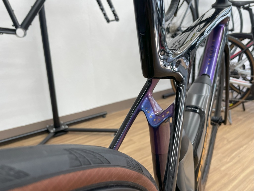 TREK_MADONE_SL_7_Gen8_DarkStar