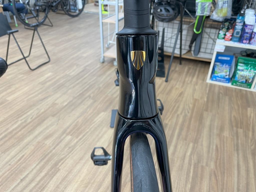 TREK_MADONE_SL_7_Gen8_DarkStar