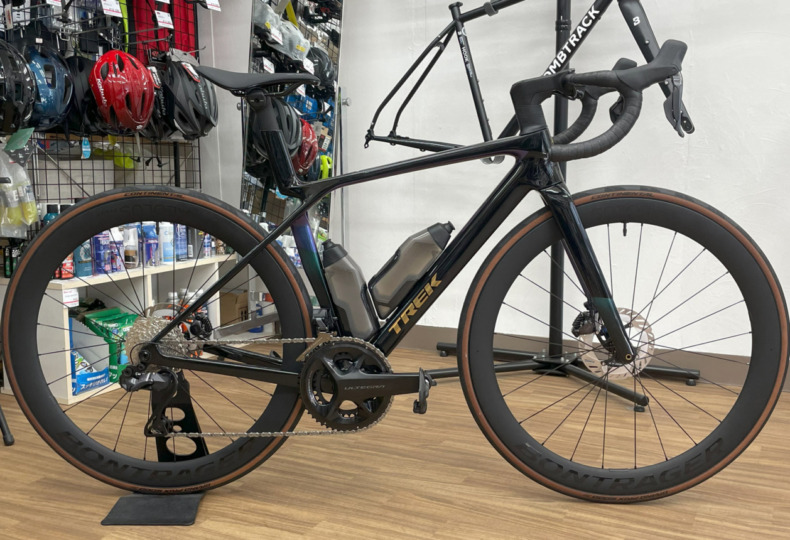 TREK_MADONE_SL_7_Gen8_DarkStar