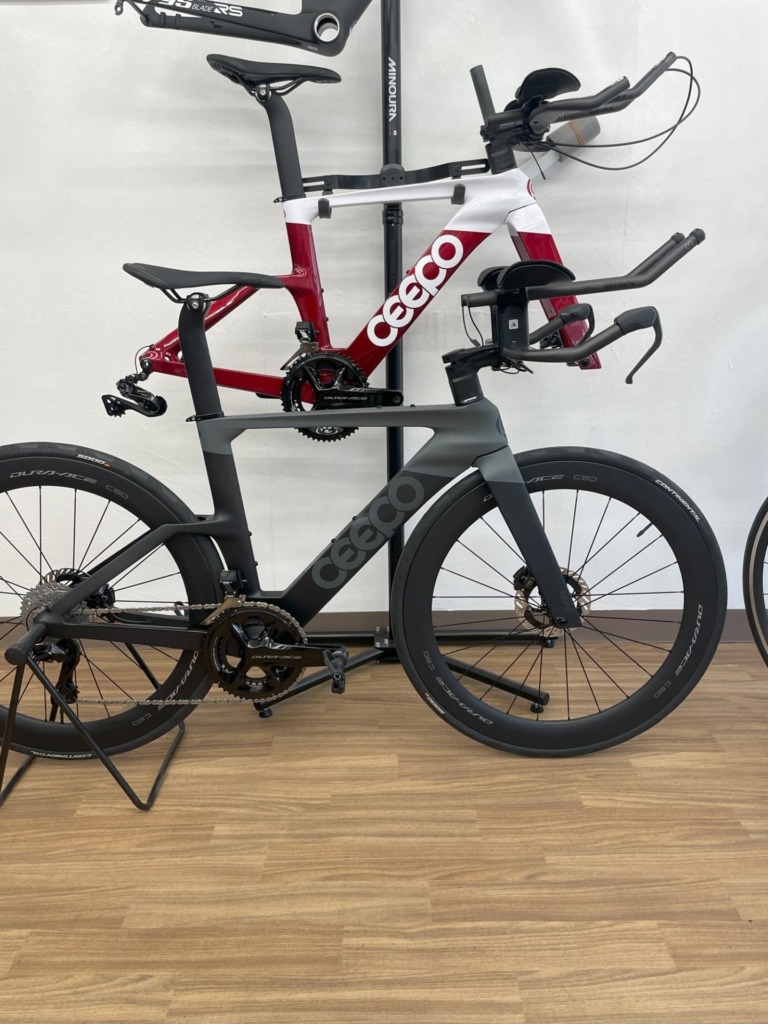 CEEPO_KATANA_2025_Gray-Black