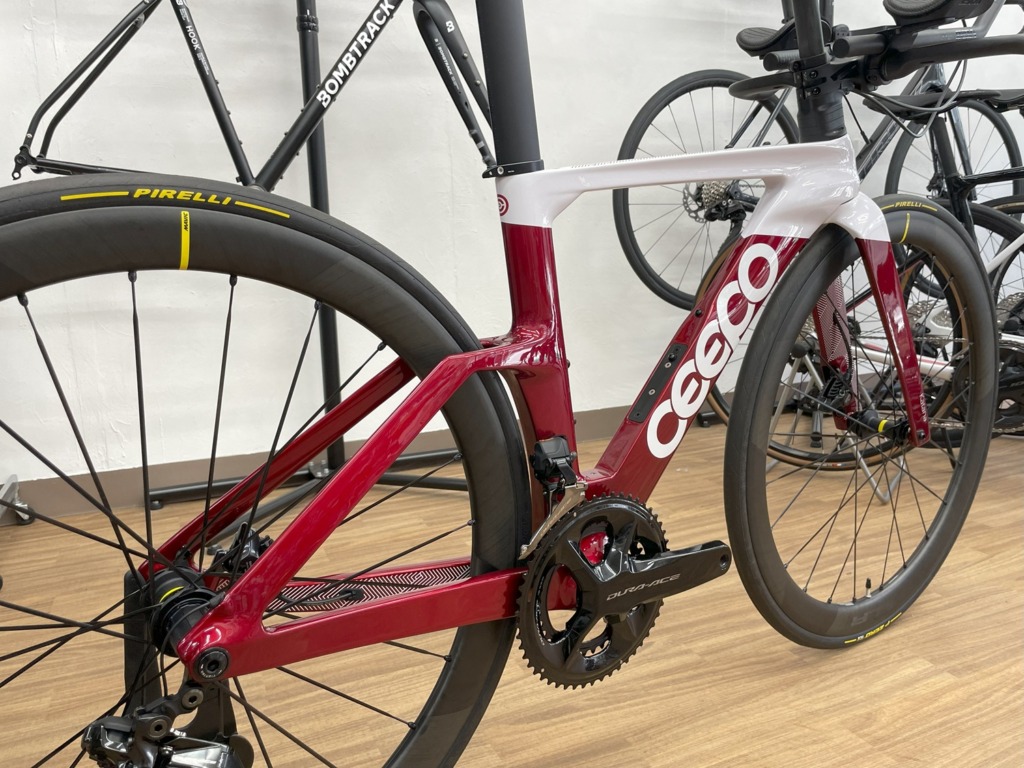 CEEPO_Katana_2025_Candy-Red_White