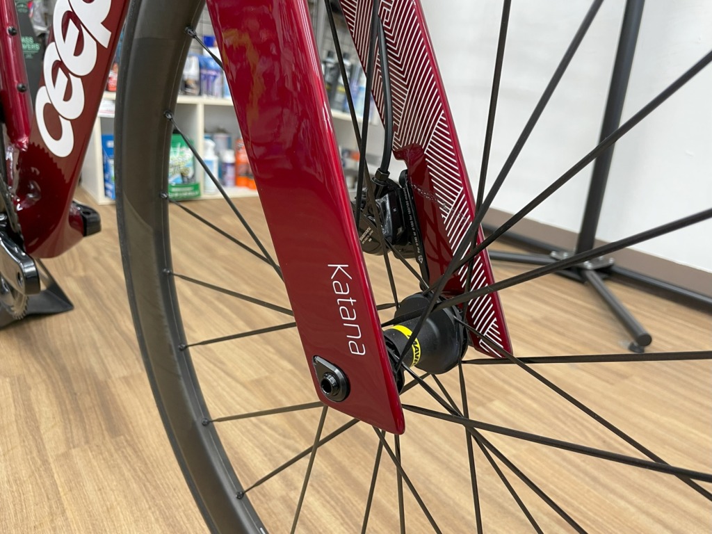 CEEPO_Katana_2025_Candy-Red_White