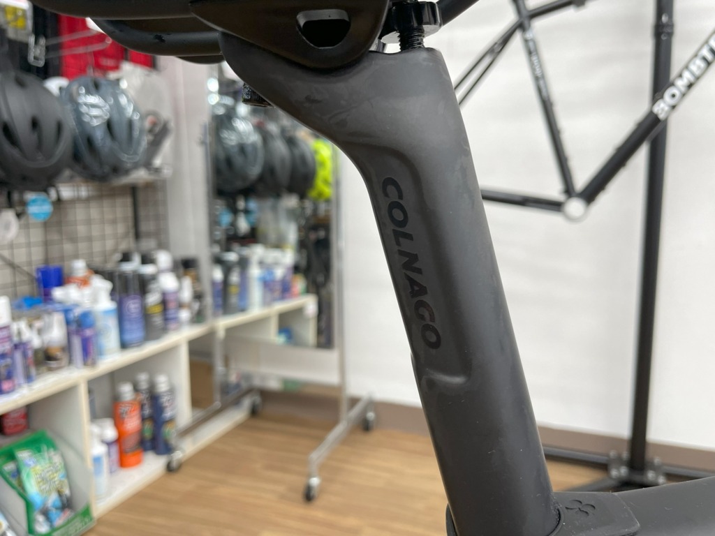 COLNAGO_V4Rs_UAE_ULTEGRA_Di2_UAE_Team_Emirates