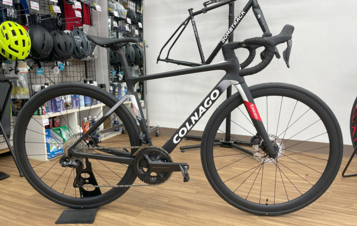 COLNAGO_V4Rs_UAE_ULTEGRA_Di2_UAE_Team_Emirates