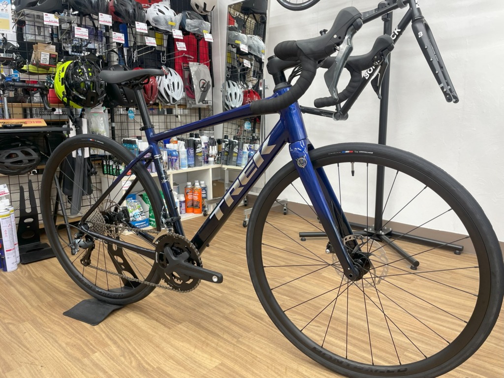 TREK_Domane_AL_4_Gen_4_HexBluetoMarianasBlueFade