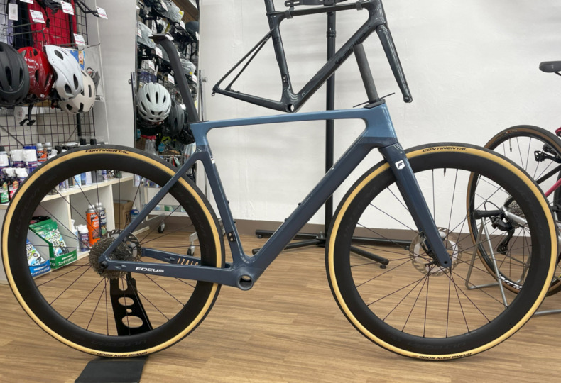 FOCUS フレーム: 52.5 シマノ ロードバイク SHIMANO 自転車 フォーカス 