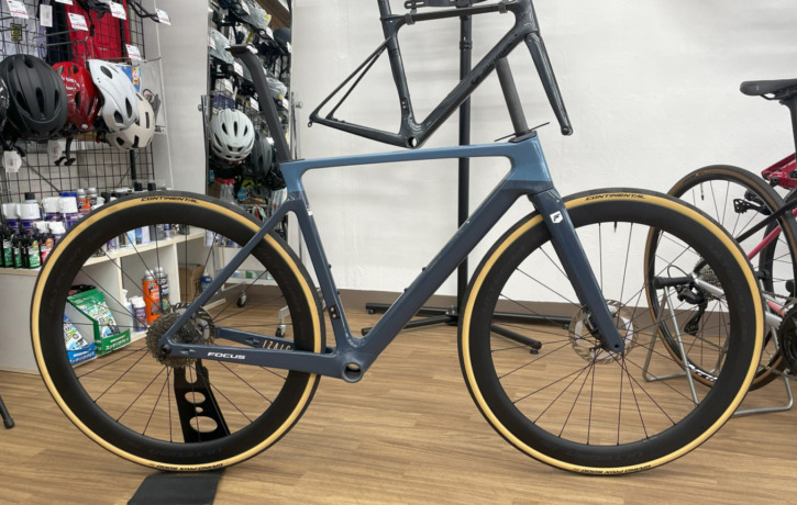 FOCUS_IZALCO_MAX_2025_フレームセット_blue