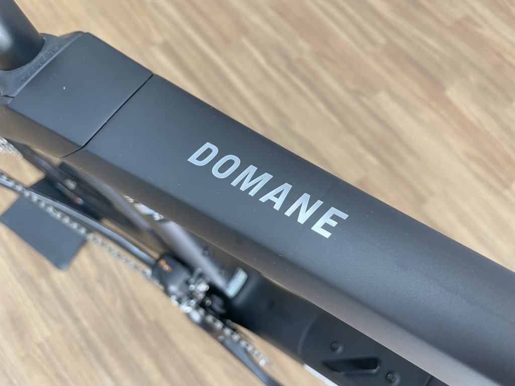 TREK_Domane_SL5_Gen4_MatteDeepSmoke_AeolusElite50TLR_105Di2
