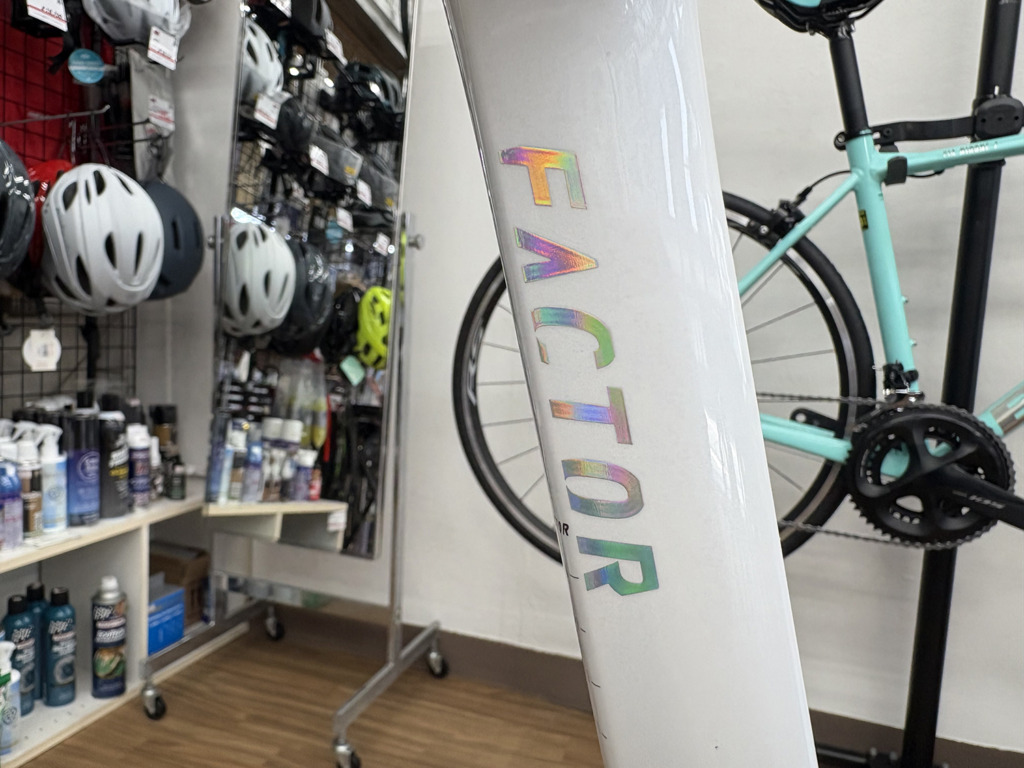 FACTOR_OSTRO_VAM_2.0_Water_colour_seatpost