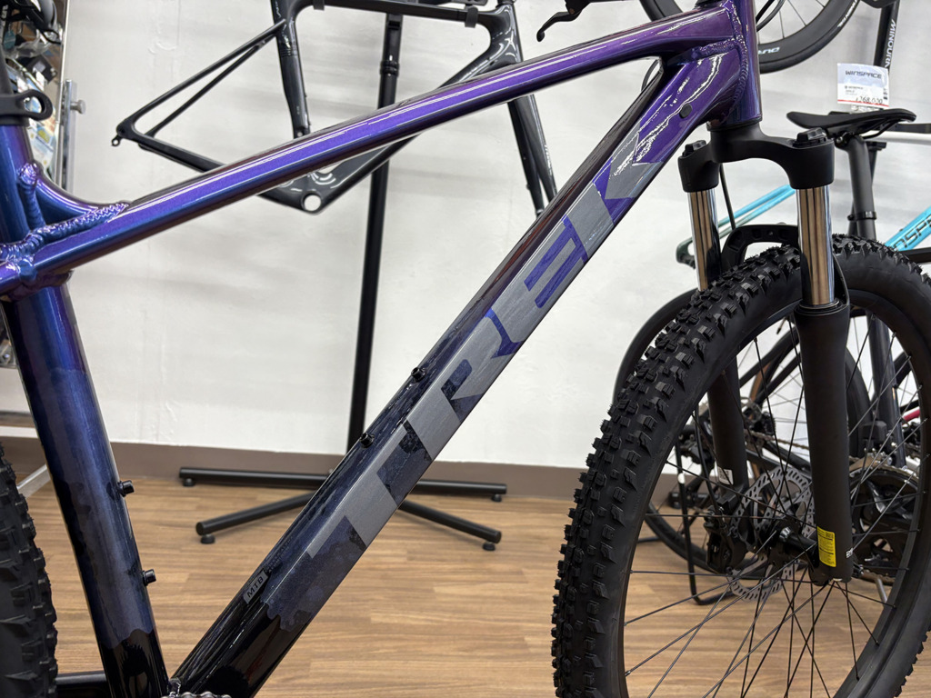 TREK_Marlin4_Gen3_2026_PurpleFlip_BlackFade