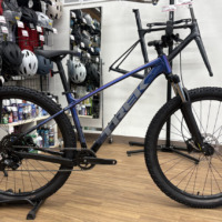 TREK_Marlin4_Gen3_2026_PurpleFlip_BlackFade