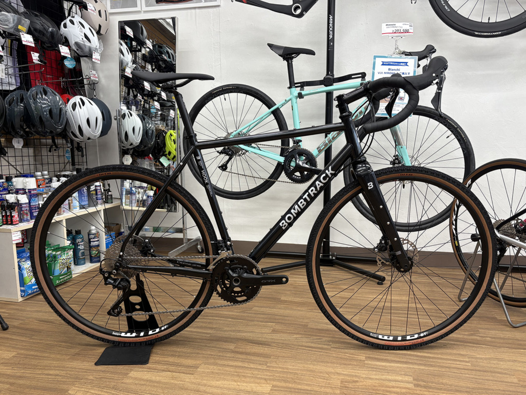 BOMBTRACK_HOOK_GRX_10s_完成車_BLACK