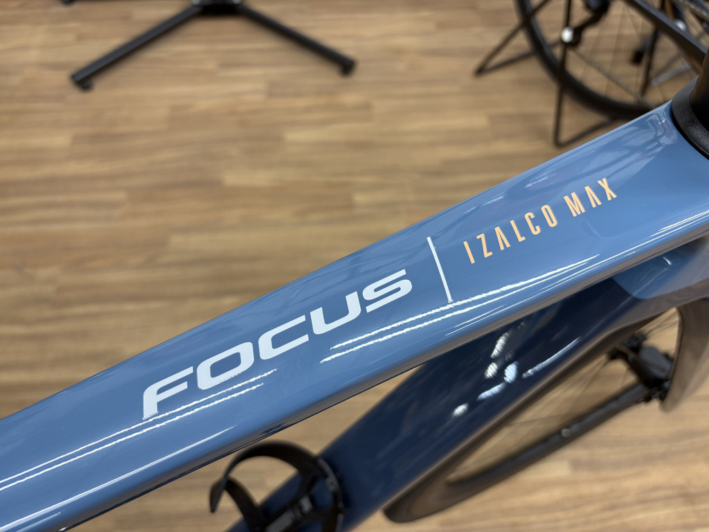 FOCUS_IZALCO_MAX_R8170_blue