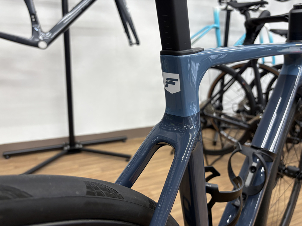 FOCUS_IZALCO_MAX_R8170_blue