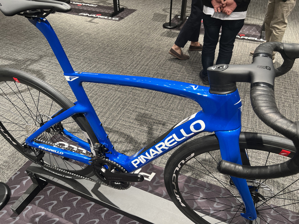 PINARELLO_NEW_F7_H212_VICTORIA_BLUE_SHINY