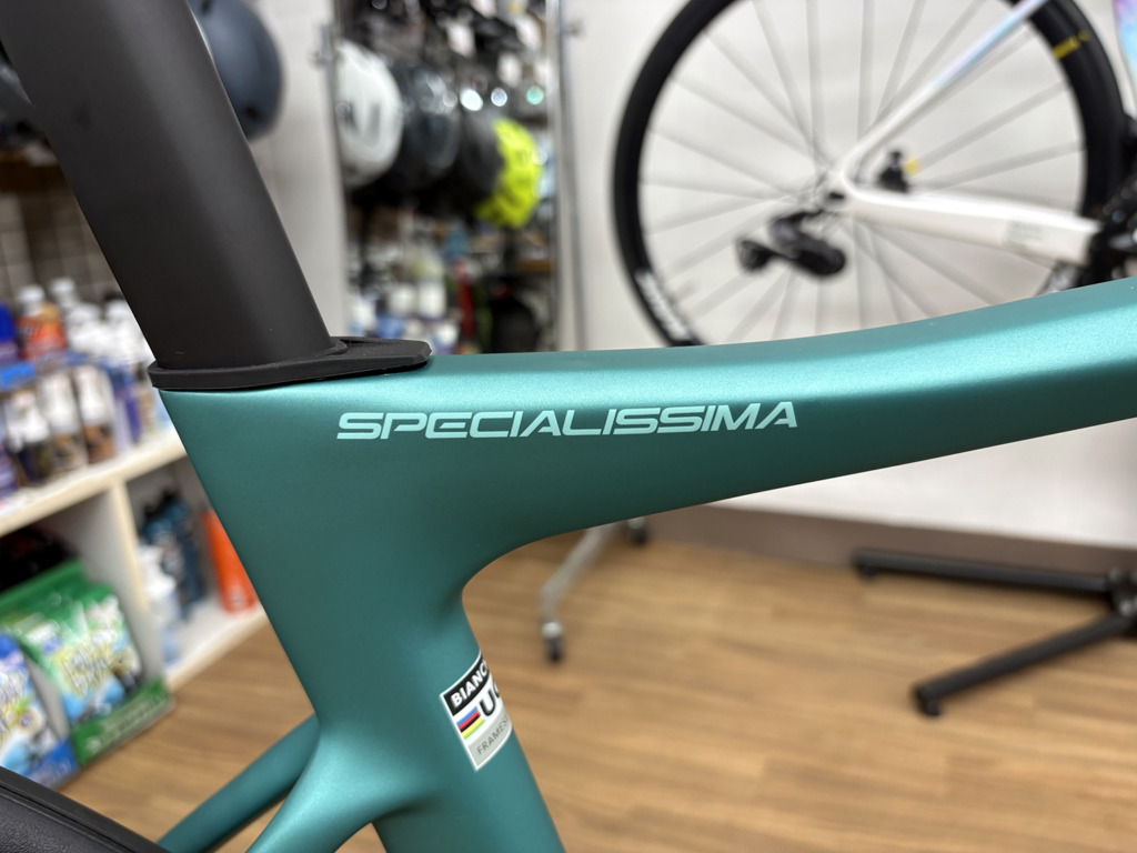 Bianchi_Specialissima_PRO_ULT_Di2_ガラスの鎧