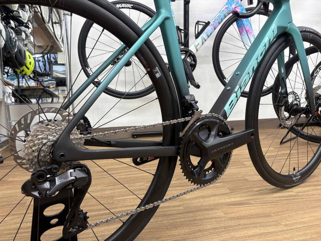 Bianchi_Specialissima_PRO_ULT_Di2_ガラスの鎧