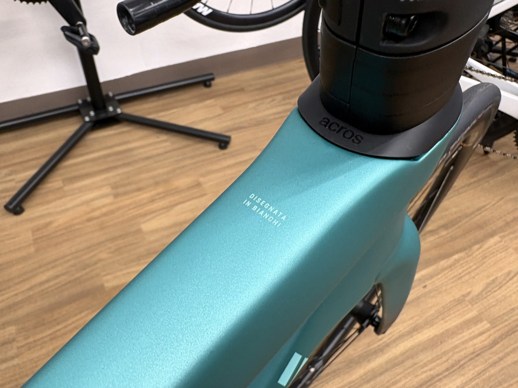 Bianchi_Specialissima_PRO_ULT_Di2_ガラスの鎧