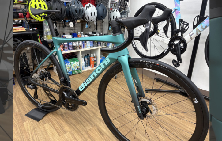 Bianchi_Specialissima_PRO_ULT_Di2_ガラスの鎧