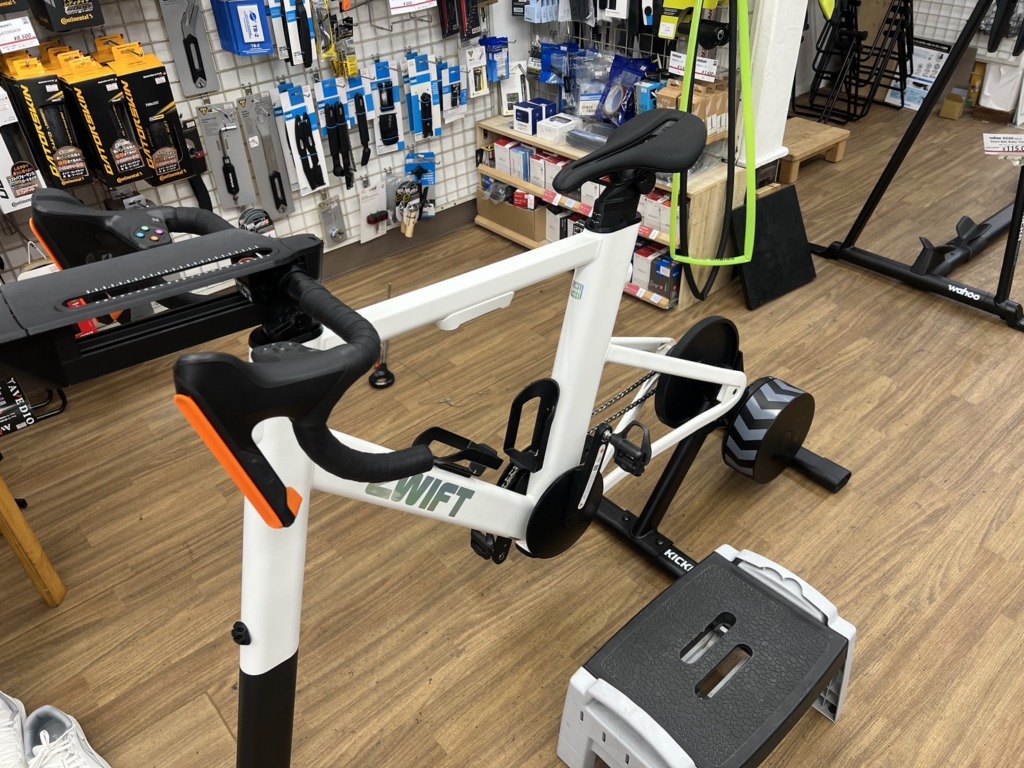 Wahoo_ZWIFT_RIDE_with_KICKR_CORE_2