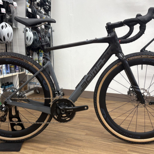 BOMA_UT_UDcarbon_gray