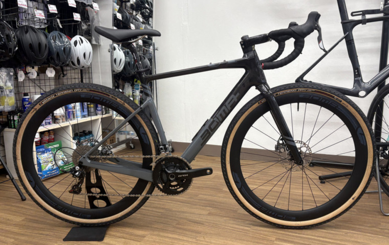 BOMA_UT_UDcarbon_gray