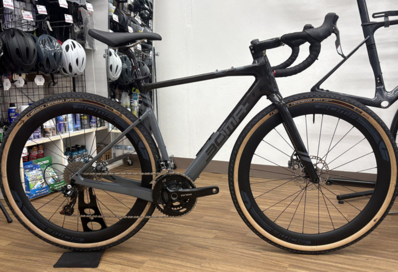 BOMA_UT_UDcarbon_gray